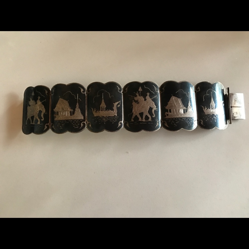 Bracelet